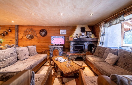 Champagny-en-Vanoise Chalet De Esquí | 🏔️ Exceptional chalet, 350 m² – sleeps 18 – Jacuzzi, sauna & panoramic view