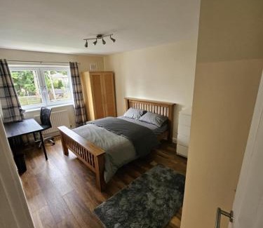 Liberton Apartamento | Exceptional 2-bedroom apartment!