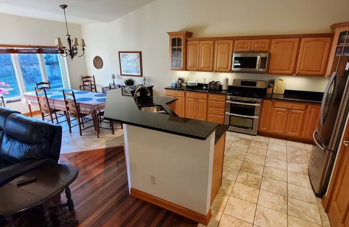 Deerfield Condominio | Nuevos y lujosos condominios cerca del bosque - 21 minutos del Alliant Energy Center