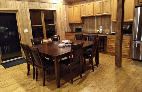 Treasure Lake Casa | WATERFRONT 6 BR 4 BATH SLEEPS 13 - ¡Agregando 2000 pies cuadrados adicionales para la primavera de 2020!