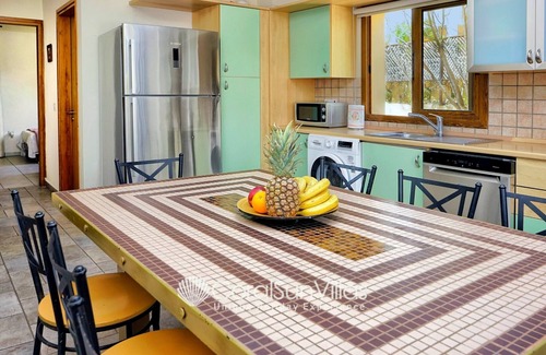 Peyia Town Villa | Exceptional Large Villa, Free Heated Pool 1 NOV - 15 Jan, Privacy,prime Location