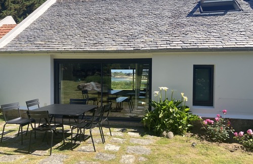 Cote de Granit Rose Casa | Ubicación excepcional directamente en la playa, gran jardín y vistas al mar