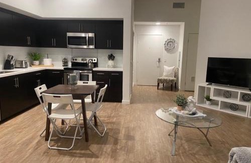 Little Armenia Apartamento | Exceptional Loft FREE Parking and WIFI