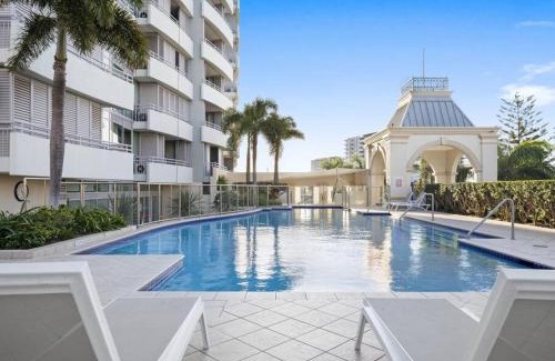 Labrador Apartamento | Exceptional Luxury ~ Broadwater Beauty ~ Free Parking ~ Top Location