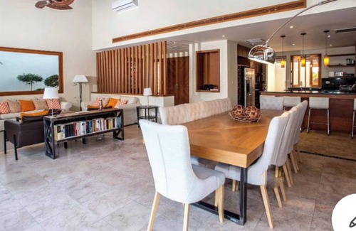 Punta Cana Villa | Exceptional Tropical Lush Villa with maid at Cap Cana