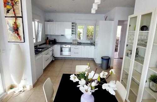Sayalonga Villa | Villa Estrellita con 180° de vista fantástica del Mediterráneo.