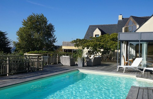 Guerande Villa | Villa excepcional con vistas a las marismas con piscina y jacuzzi.