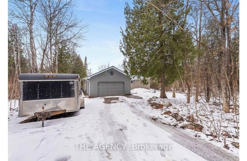 Tiny Casa | Exceptional1,800 sq ft bungalow