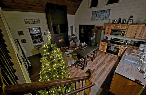 Ohiopyle Cabina | Exceptionally Private Rustic Luxury Cabin adjacent to 16,000 acres of Gamelands