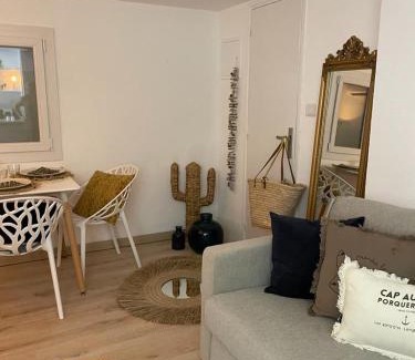 Le Rayol Apartamento | Exceptionnel studio vue mer refait à neuf
