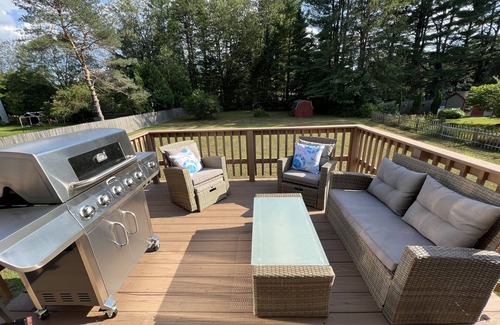 Saratoga Springs Casa | Excitement at every turn! Pet Friendly home for your summer racetrack days!