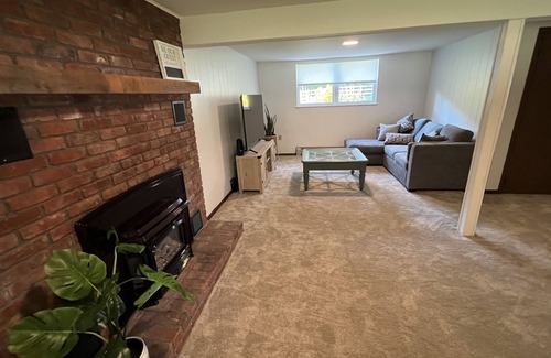 Saratoga Springs Casa | Excitement at every turn! Pet Friendly home for your summer racetrack days!