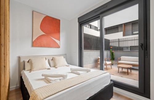 San Sebastián de los Reyes Apartamento | Exclusivo apartamento con terraza privada, piscina, gimnasio y coworking