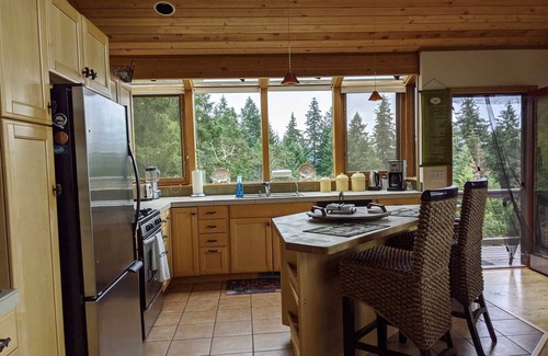 Friday Harbor Casa | ¡Nuevo listado! 10 acres exclusivos sobre Cady Mnt. Vista del océano y la isla de Vancouver