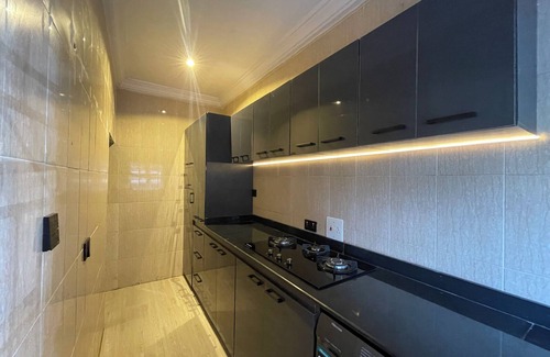 Oshodi-Isolo Apartamento | Exclusive 2 Bedroom Apartment with Garden, BQ, 24/7 Security and Electricity