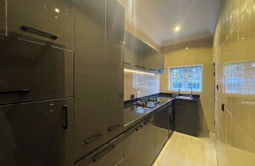 Oshodi-Isolo Apartamento | Exclusive 2 Bedroom Apartment with Garden, BQ, 24/7 Security and Electricity