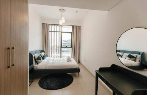 Nad Al Sheba Apartamento | Exclusive 2BR With City View