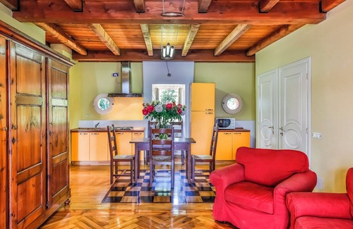 Verbania Apartamento | Exclusivo apartamento de 3 dormitorios en una villa bien mantenida con acceso al lago privado