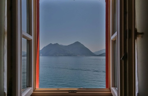 Verbania Apartamento | Exclusivo apartamento de 3 dormitorios en una villa bien mantenida con acceso al lago privado