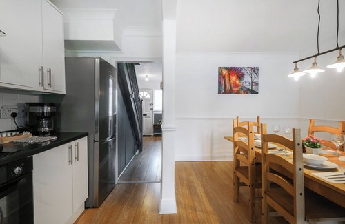 Falconwood and Welling Casa | Exclusive 3-bedroom house in beautiful Welling, London with Free parking