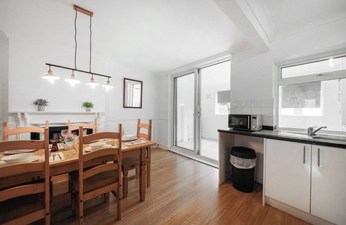 Falconwood and Welling Casa | Exclusive 3-bedroom house in beautiful Welling, London with Free parking