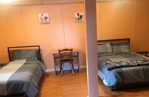 Pontiac Cabaña | Exclusive all-seasons waterfront cottage for family getaway or fishing adventure