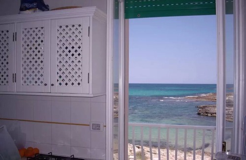 Villanova Apartamento | Exclusive and charming roof terrace apartment directly on the beach, 4 persons