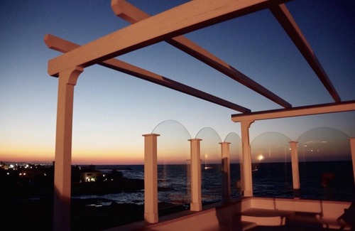 Villanova Apartamento | Exclusive and charming roof terrace apartment directly on the beach, 4 persons