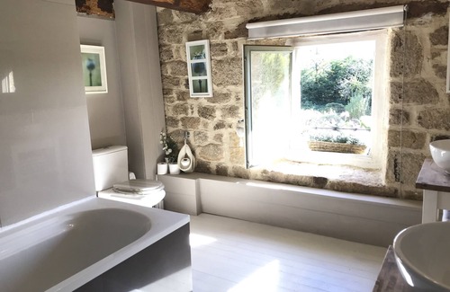 Ploerdut Casa | Pueblo exclusivo e idílico de propiedad privada situado dentro de 7 acres de tierra