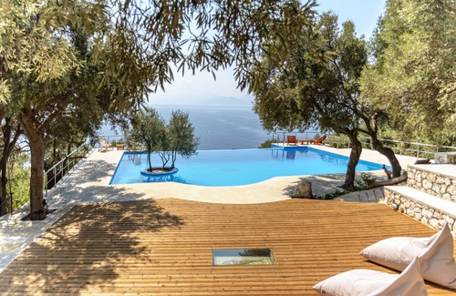 Sivota Villa | Propiedad península privada exclusiva y exuberante, villa única, piscina y vistas