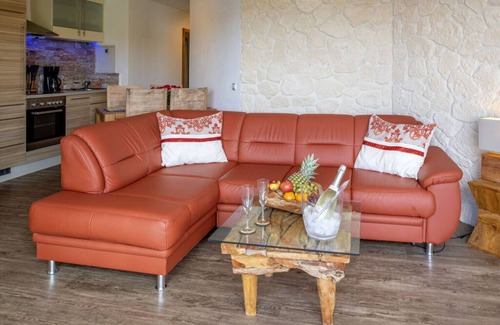 Schalkenmehren Casa | Exclusivo apartamento con vista panorámica al lago