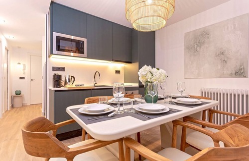 Centro - Sagrario Apartamento | Exclusive Apartment in Granada Center. Alhondiga II