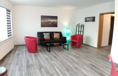 Einbeck Casa | ¡EXCLUSIVO apartamento con terraza y jardín en Einbeck, centro! NUEVO !!