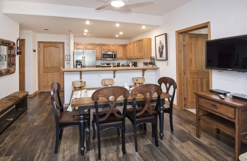 Edwards Condominio | Exclusivo Arrowhead Village Condo, a pasos del ascensor, piscina climatizada y jacuzzi