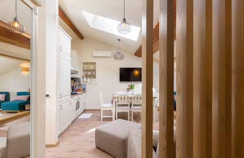 City Center Apartamento | Exclusive Bacchus apartment in old town Porec with garden by the sea