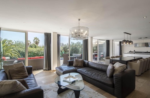 Sete Villa | EXCLUSIVA VILLA FRENTE AL MAR CON PISCINA PRIVADA
