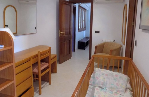 Costa de los Pinos Chalet De Esquí | Exclusivo chalet Costa de los pinos a 100m del mar con piscina