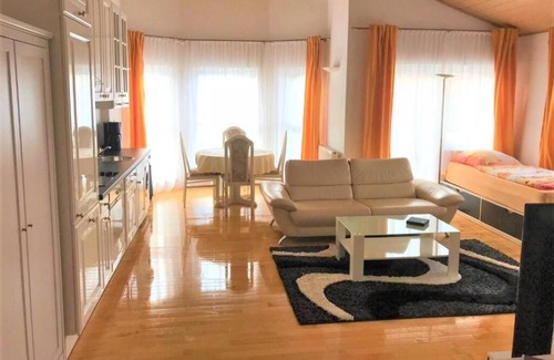 Bietigheim-Bissingen Apartamento | Vida exclusiva con chimenea