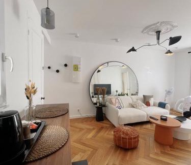 7th Arrondissement Apartamento | Exclusive Flat By Luxuio - Nearby Eiffel Tower