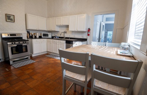 Mid-City District Apartamento | Exclusive Gem / Greenway & Streetcar Nearby