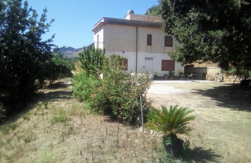 Calatafimi Casa | In Exclusivo.Casa grande, gran campo y piscina (bañera)