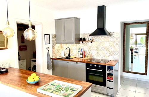 Playa Blanca Villa | Recientemente renovado, ubicación privilegiada, Playa Blanca, piscina privada, vistas al mar, cerca de la playa, WiFi, SAT