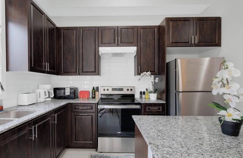Vaughan Casa | EXCLUSIVE Luxury Brand New 3-bedroom townhome: Family friendly in Kleinburg