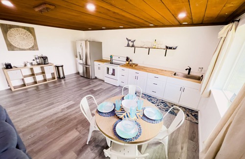 Smith River Otro | ¡Cabaña, RV y Casa de Lujo con Piscina Interior Privada Climatizada!