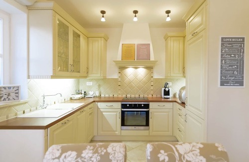 Sveti Lovrec Villa | Exclusiva villa de lujo con piscina y barbacoa, ideal para familias.