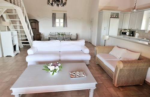 Agia Paraskevi Villa | Villa de lujo en Skiathos, impresionantes Vistas, tranquila ubicación