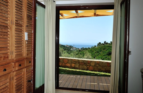 Agia Paraskevi Villa | Villa de lujo en Skiathos, impresionantes Vistas, tranquila ubicación