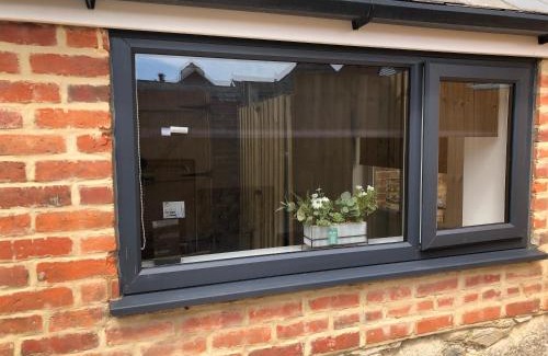 Newport Apartamento | Exclusive Modern decorated 1 Bedroom Detached Studio