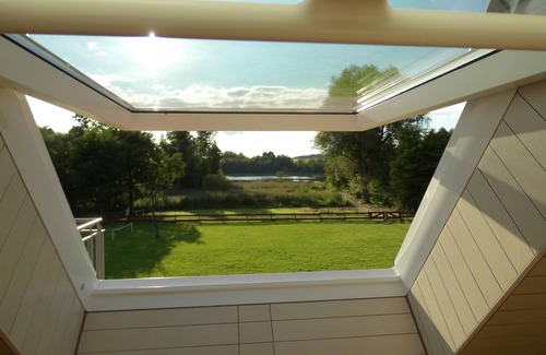 Wesenberg Apartamento | Exclusivo y moderno - justo en el lago - amplio apartamento con balcón