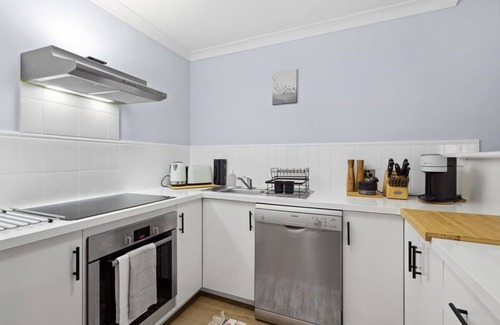 Northbridge Apartamento | Exclusive Northbridge Apt w Wi-Fi Pool